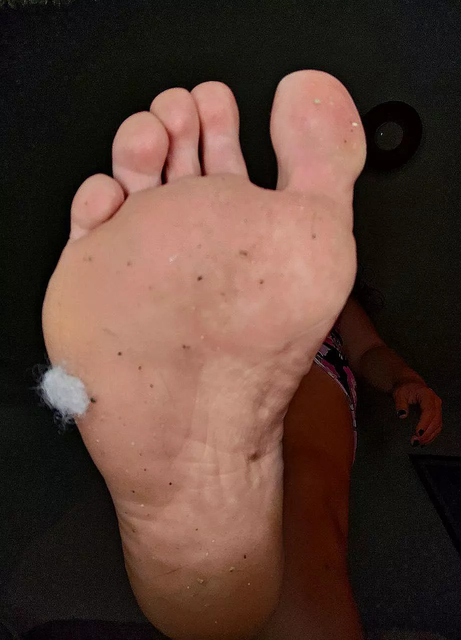 I'm going to use your ridiculous face to wipe the shit off my soles. Erestam weak and submissive that you would let me humiliate and use you.