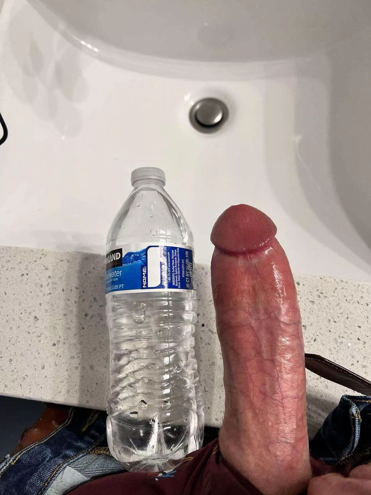 Is your wife thirsty? I fan make her feel full.