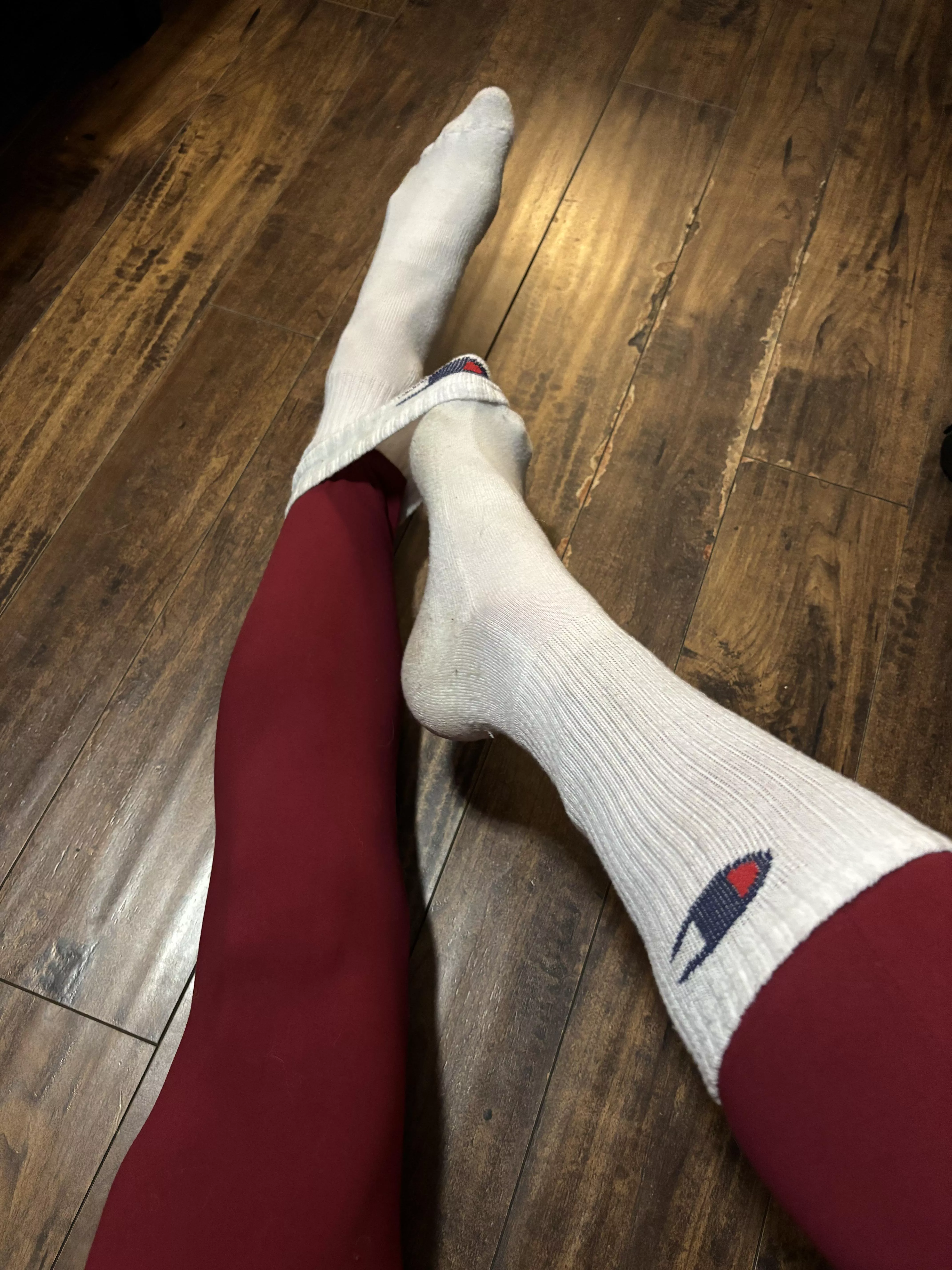 Let me peel this off and give it to you to cum on 