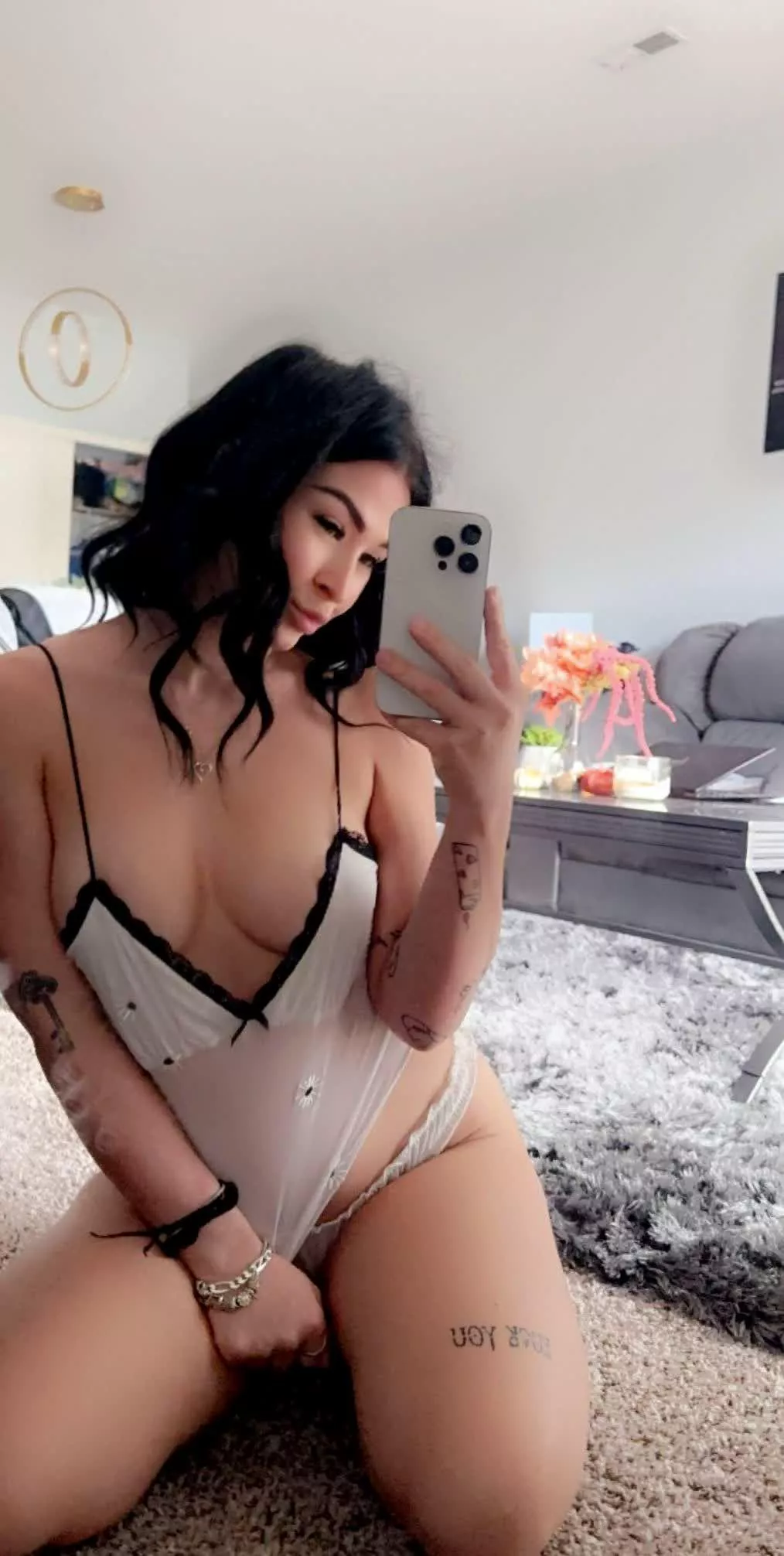 Let's hear your thoughts on my cleavage, rate me pls