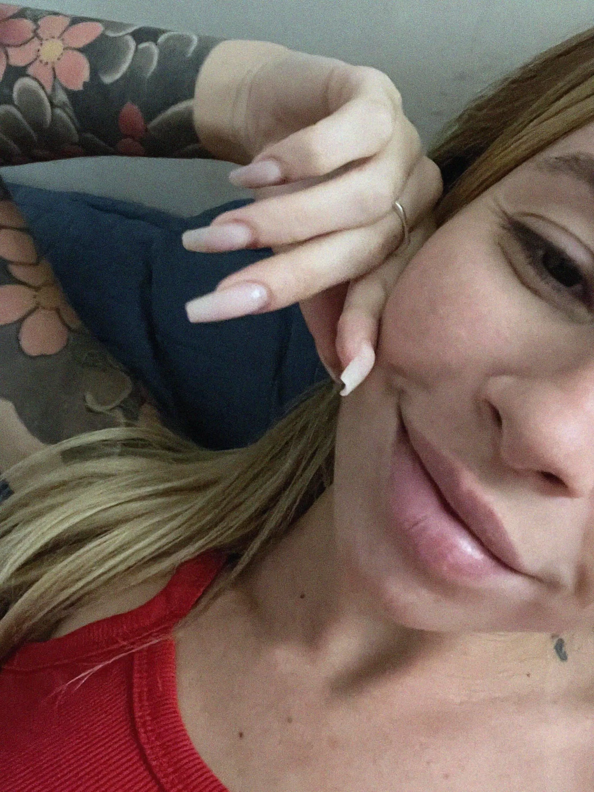 Looking for couples to unwind and do some crazy stuff 22F