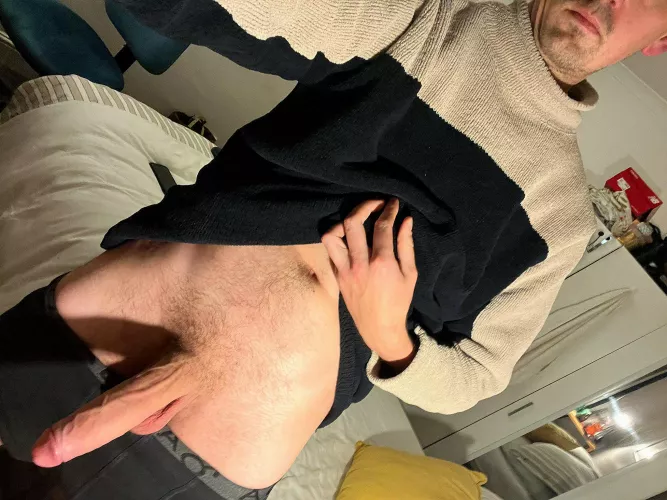 M4MF. 30. N.London. Who's first?