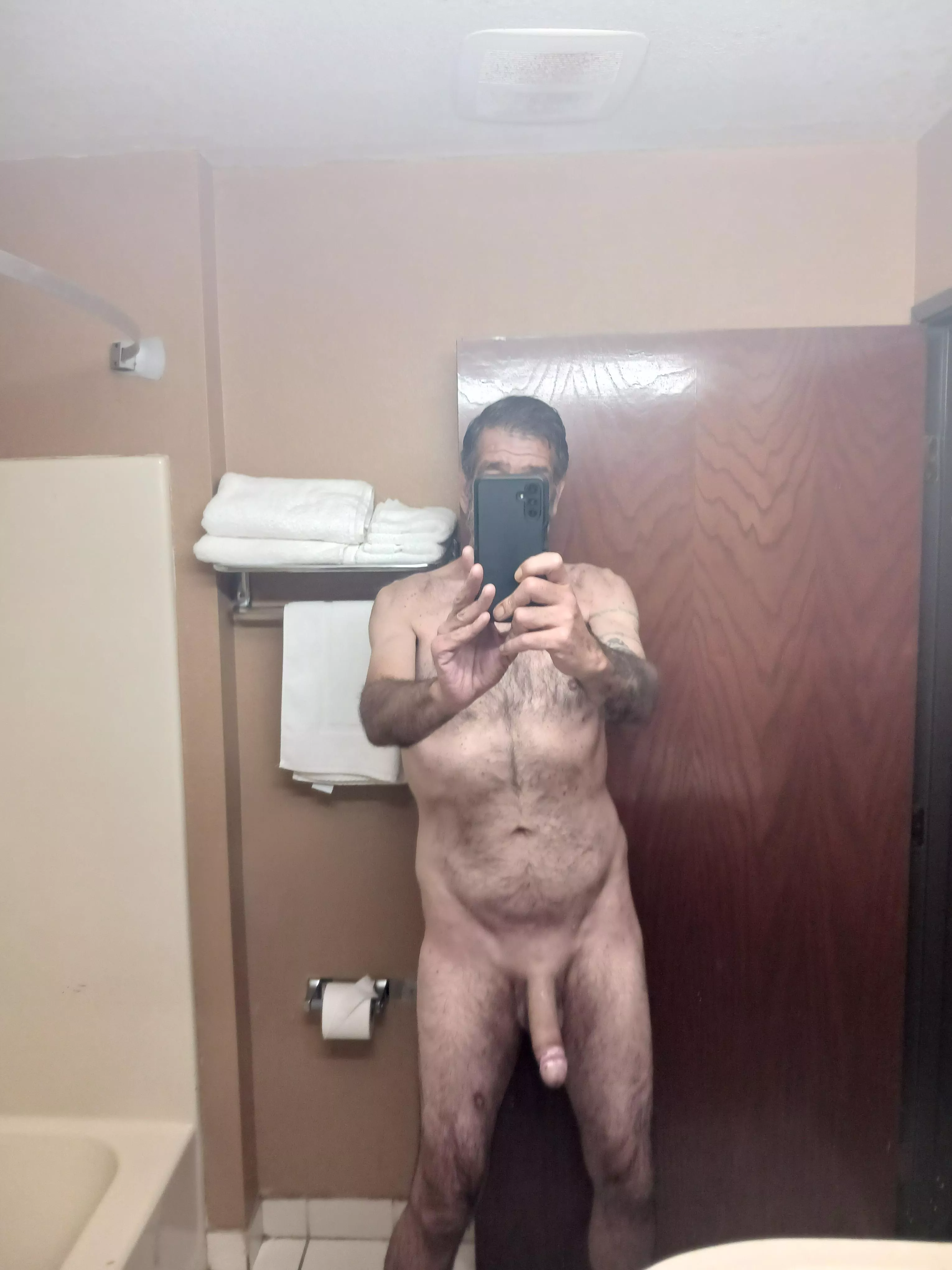 M[51] 6'7 and 220 pounds.