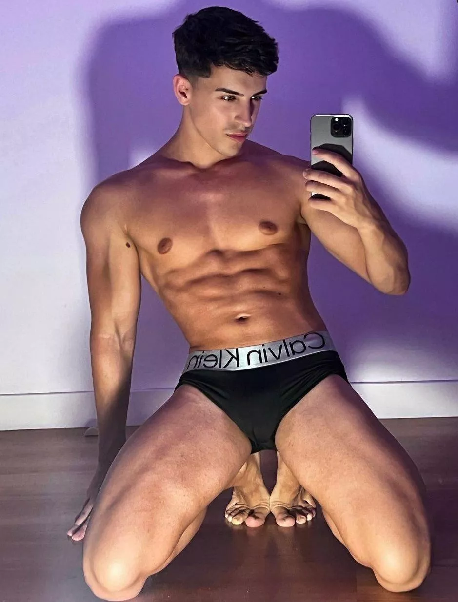 My big, big thighs😍