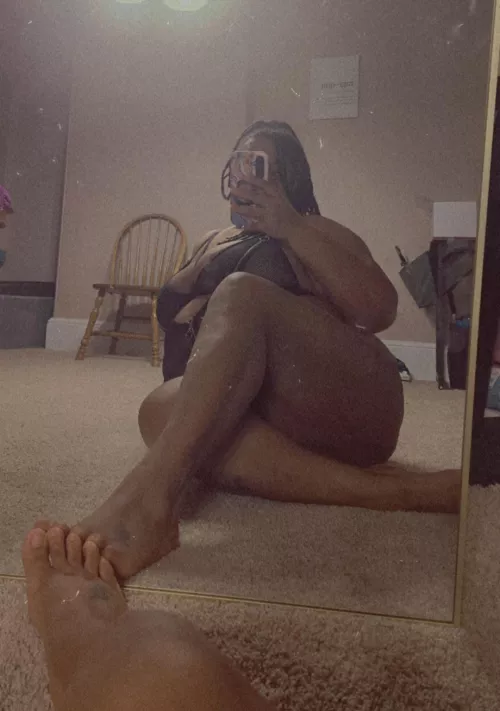 One of the greatest things a domme can do for their sub is to silence their mind. To allow them to let go of the world and simply 