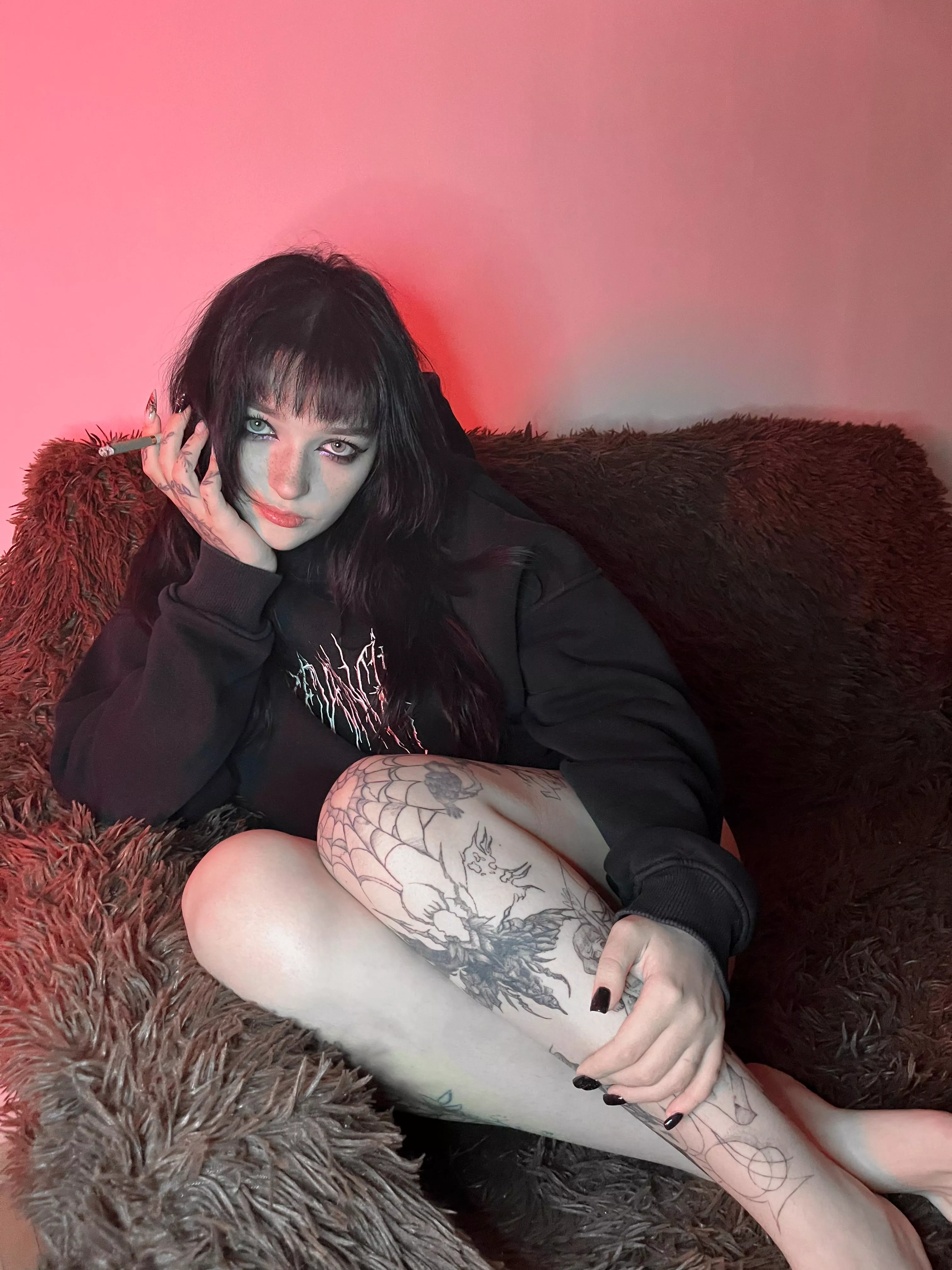 pour me a coffee and give me a cigarette