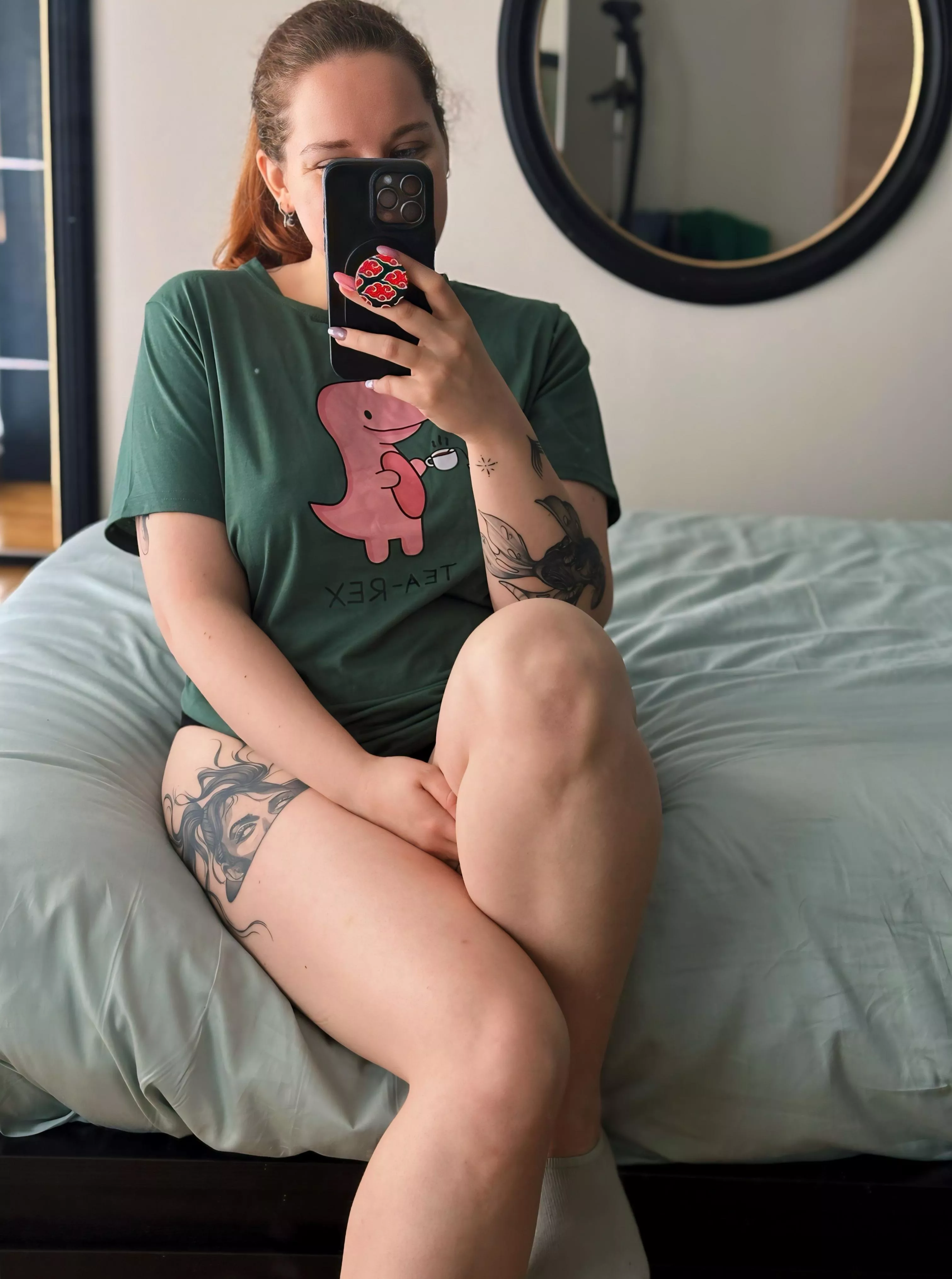 🍀 Relax dans mon t-shirt geek… et dessous, rien d’autre.