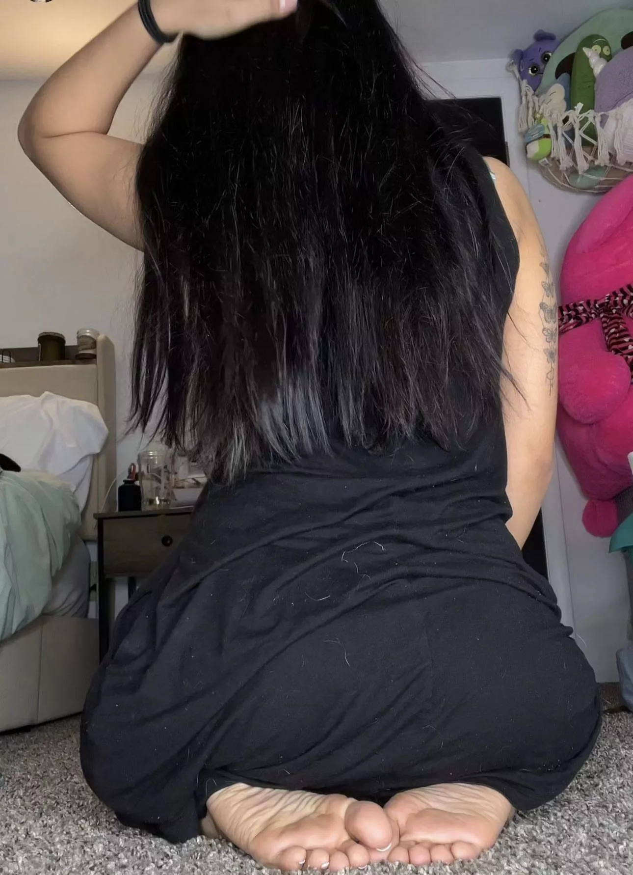 Should I lift my dress?