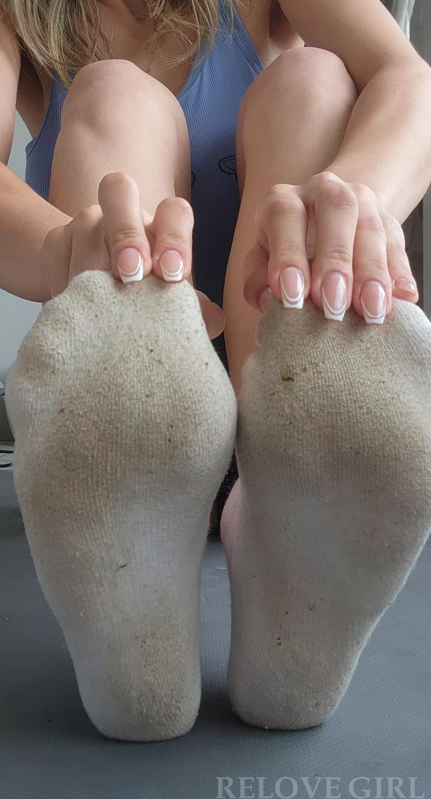 Sniff my socks after 11 gym sessions in them<3 [F22]