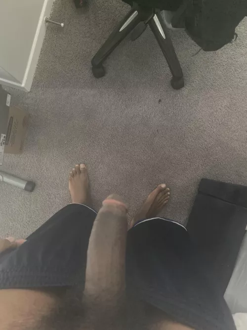 Stone Mountain area I luv milfs In general older women text me ya number and we go from there 