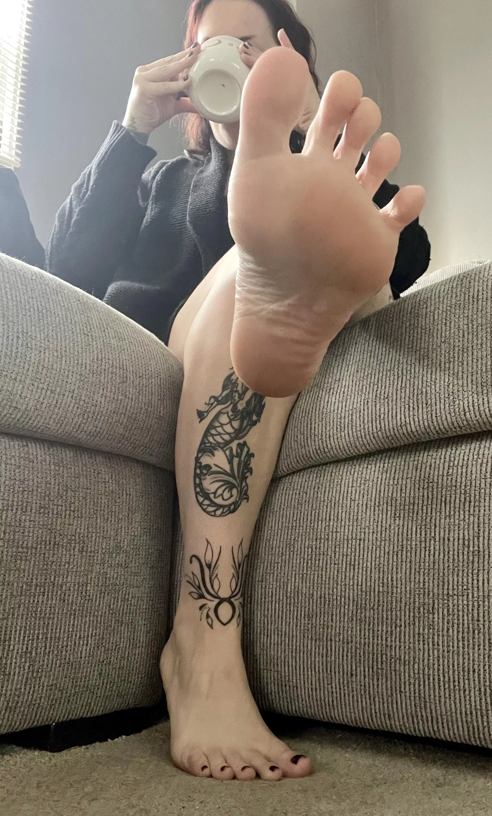 Sundays are for worshipping. I want those knees red & wallet out for me today. When you think you sent enough.. send again. Then again. And again till you’re used up completely. 