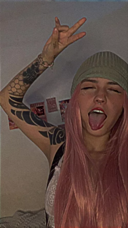 Take off my clothes please :c