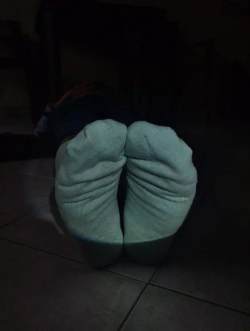 The light seeks the warmest feet