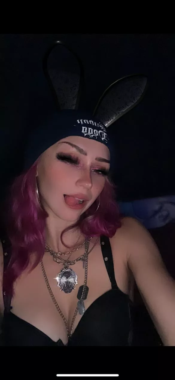 This alt girl wants you to have a good week 😜💕 [F]