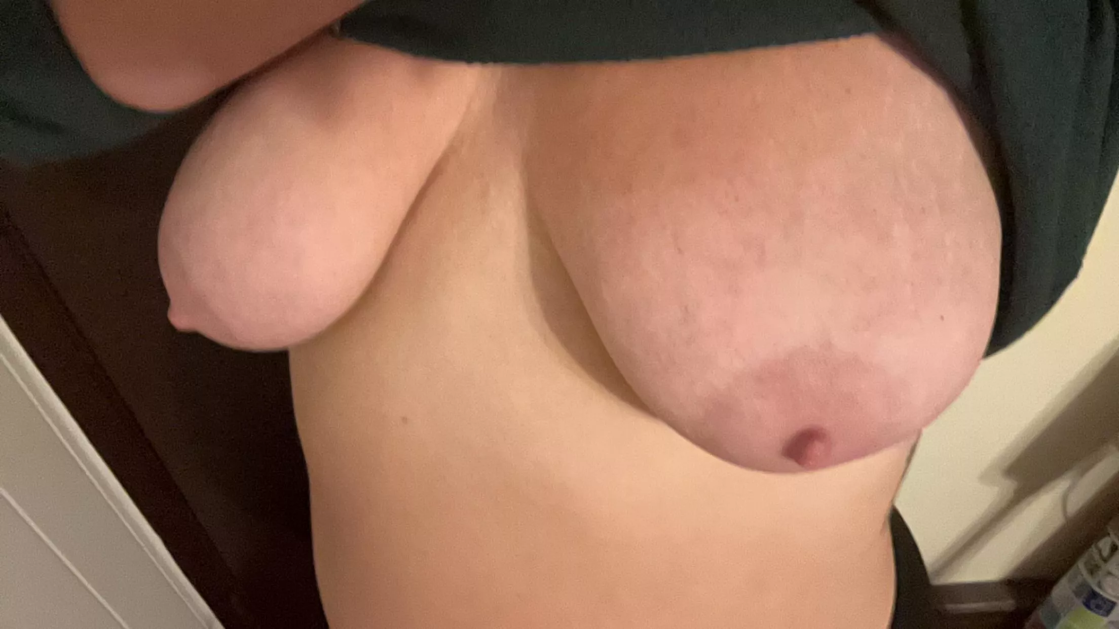 Titty Tuesday 😜