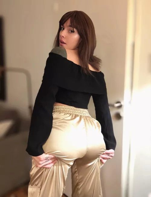 Twerk with my hot ass, baby.