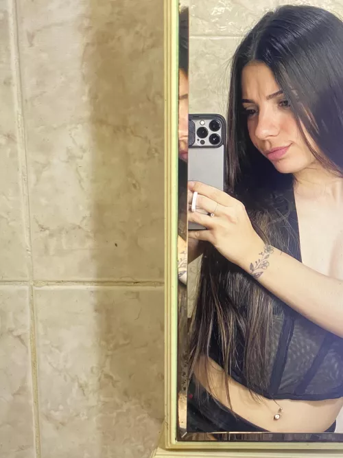 (uk) are you into girls like me?