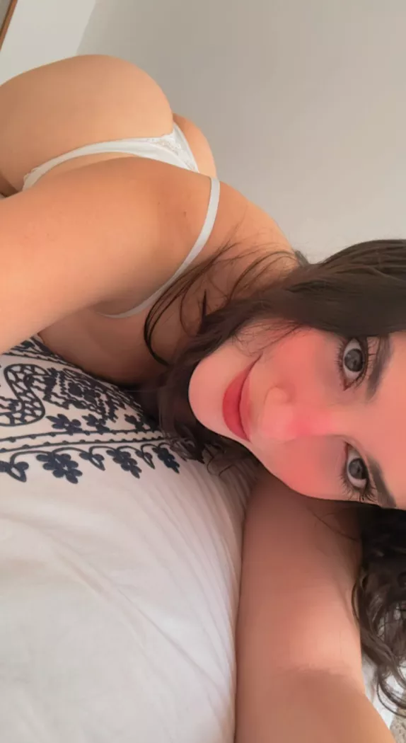 Vill du knulla mig i munnen eller fittan?😘