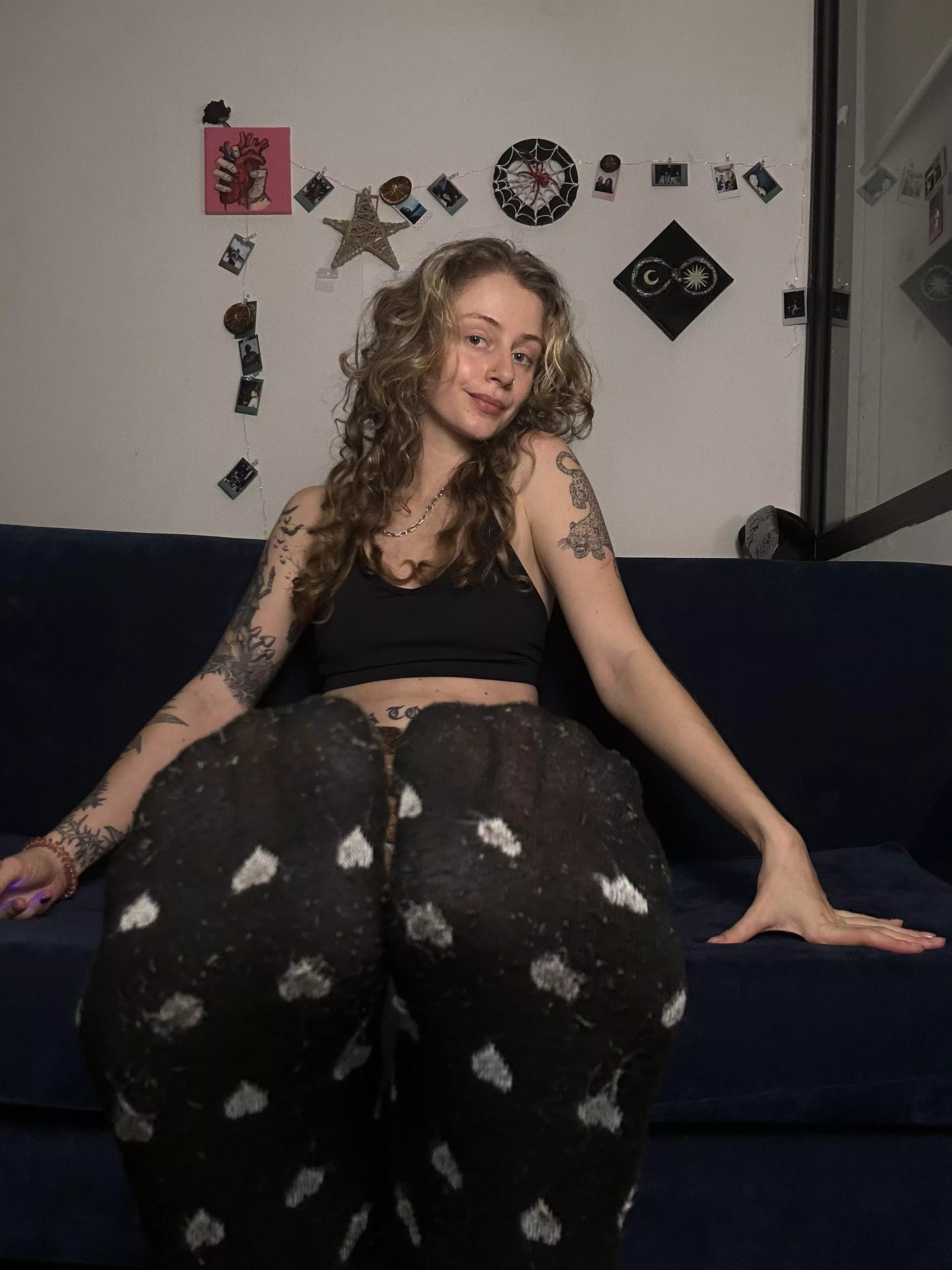 Wanna know how they smell ? [f]