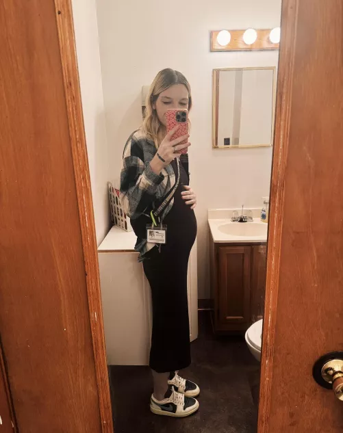 wanna see me get fucked pregnant ? 😅