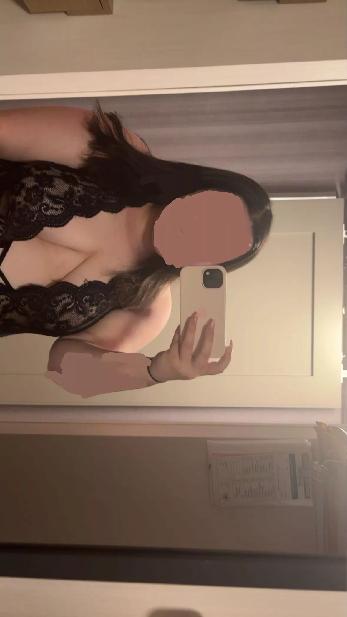 what’s your favourite colour of lingerie?🫦🖤 (f)