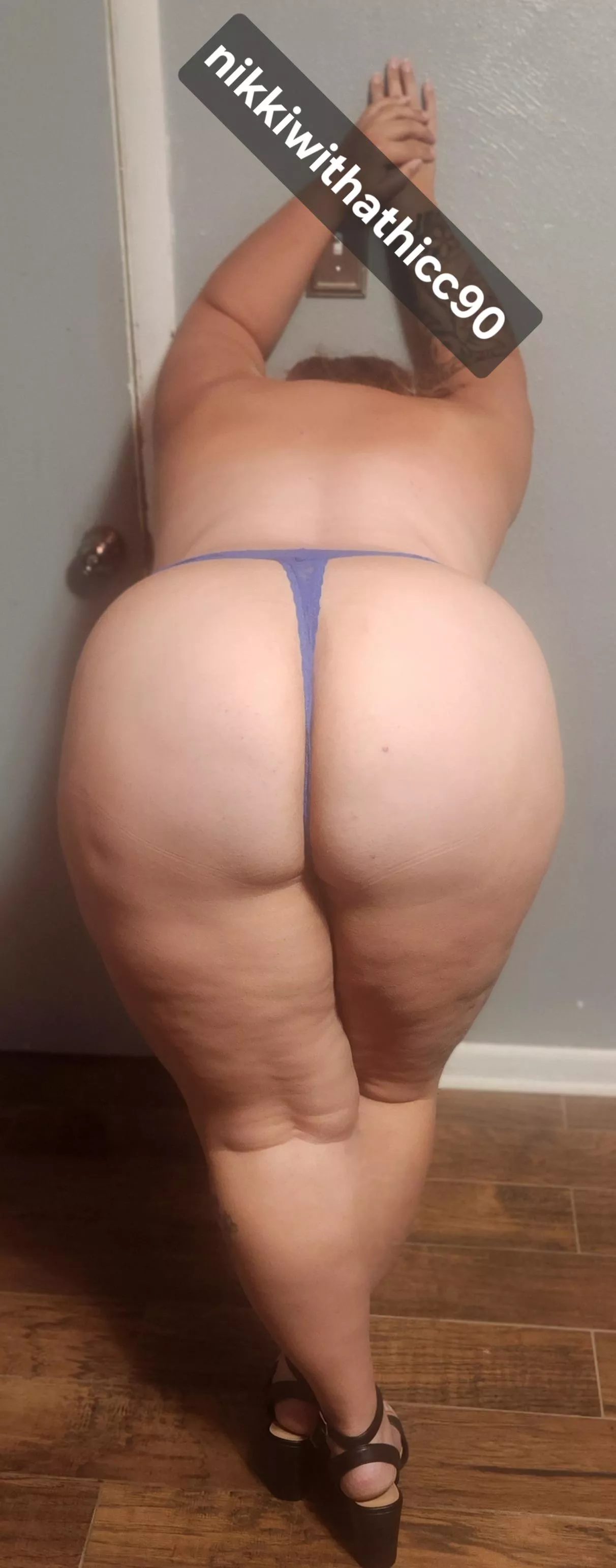 Worship my latina ass!