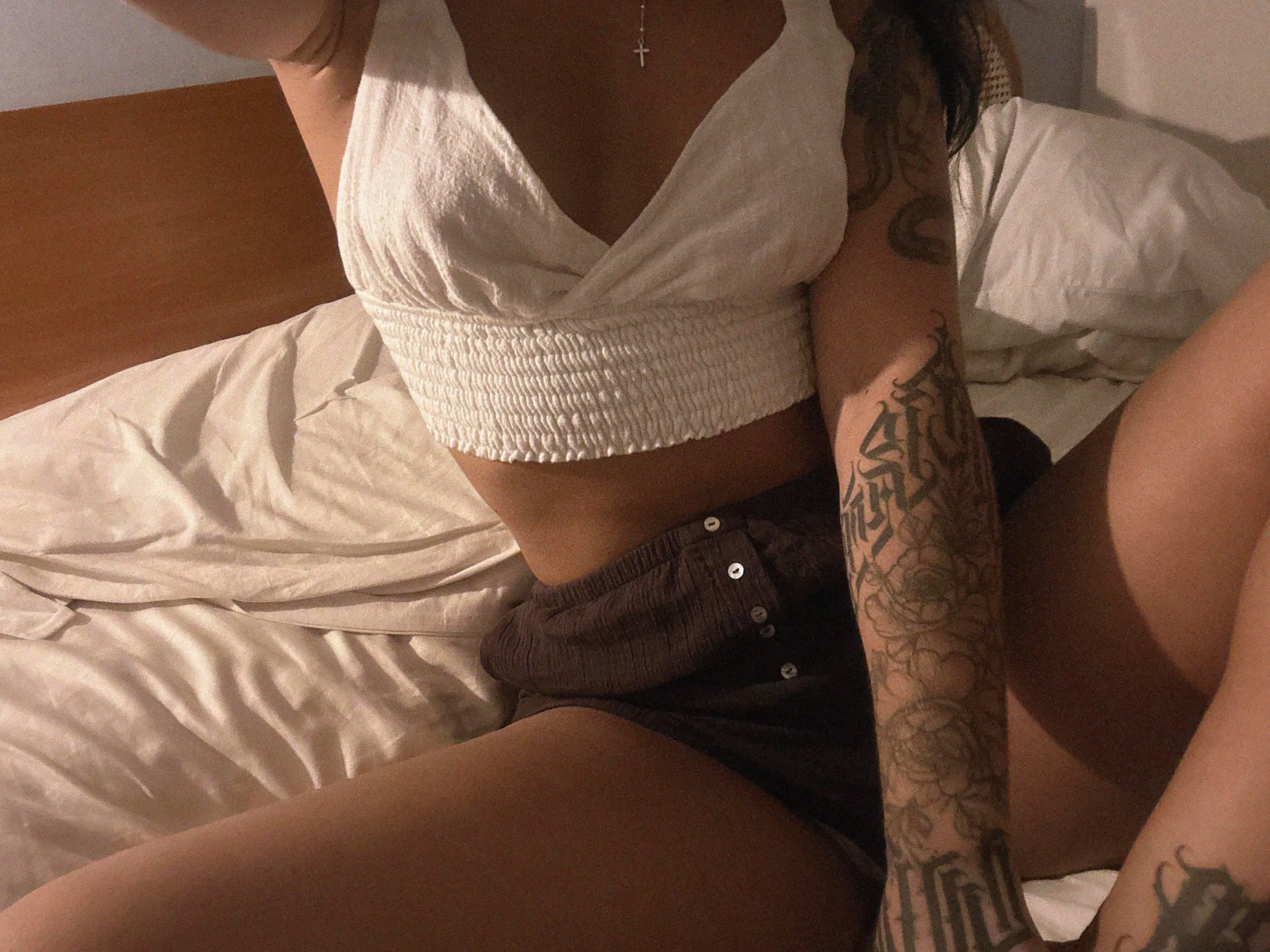 Would you say im hotter than your wife?? 22f