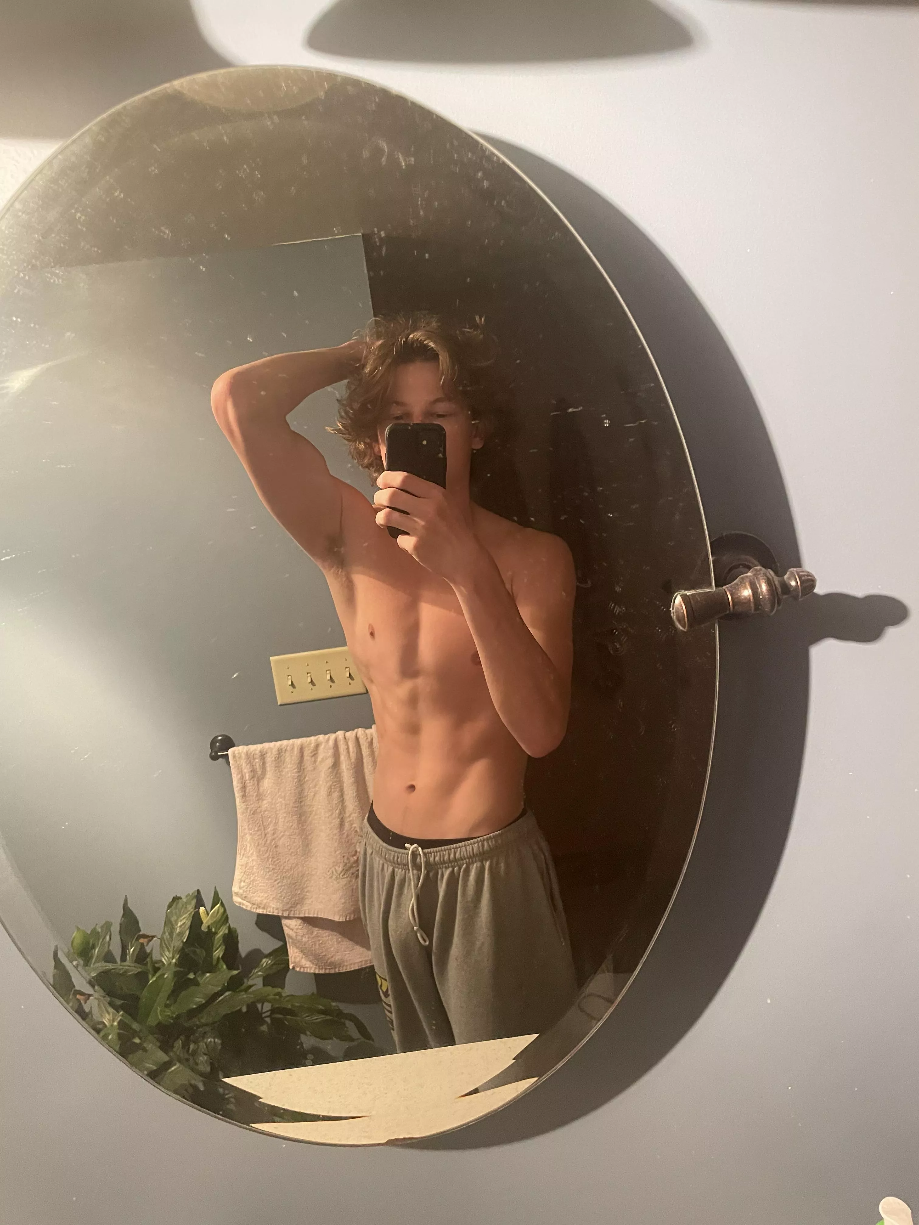[18] how’s my physique 