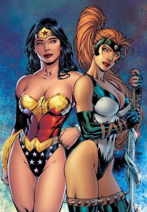 2 sexy superheroines