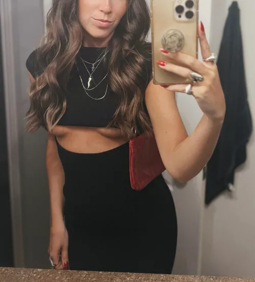 29MF4M - Peterborough/ Kawartha lakes Ontario. Looking for experienced third to share her. Read description!