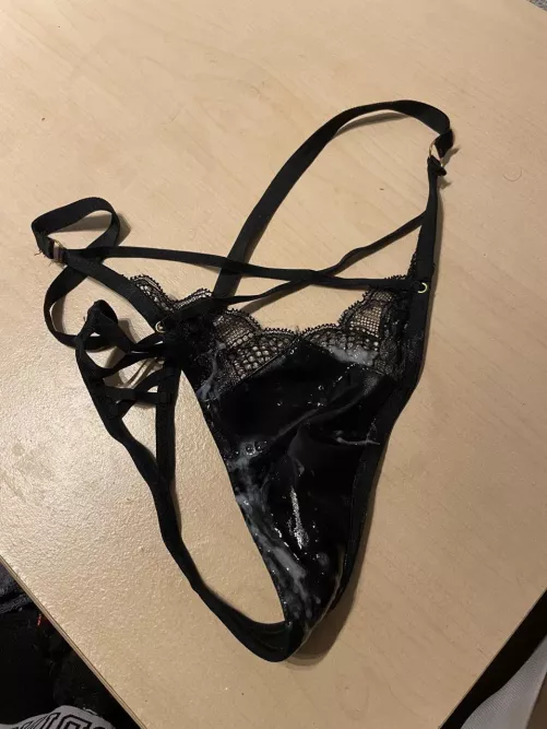 Drenched leather Thong