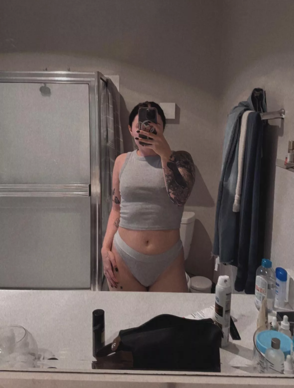 Home alone tonight.. what should I do? 🖤