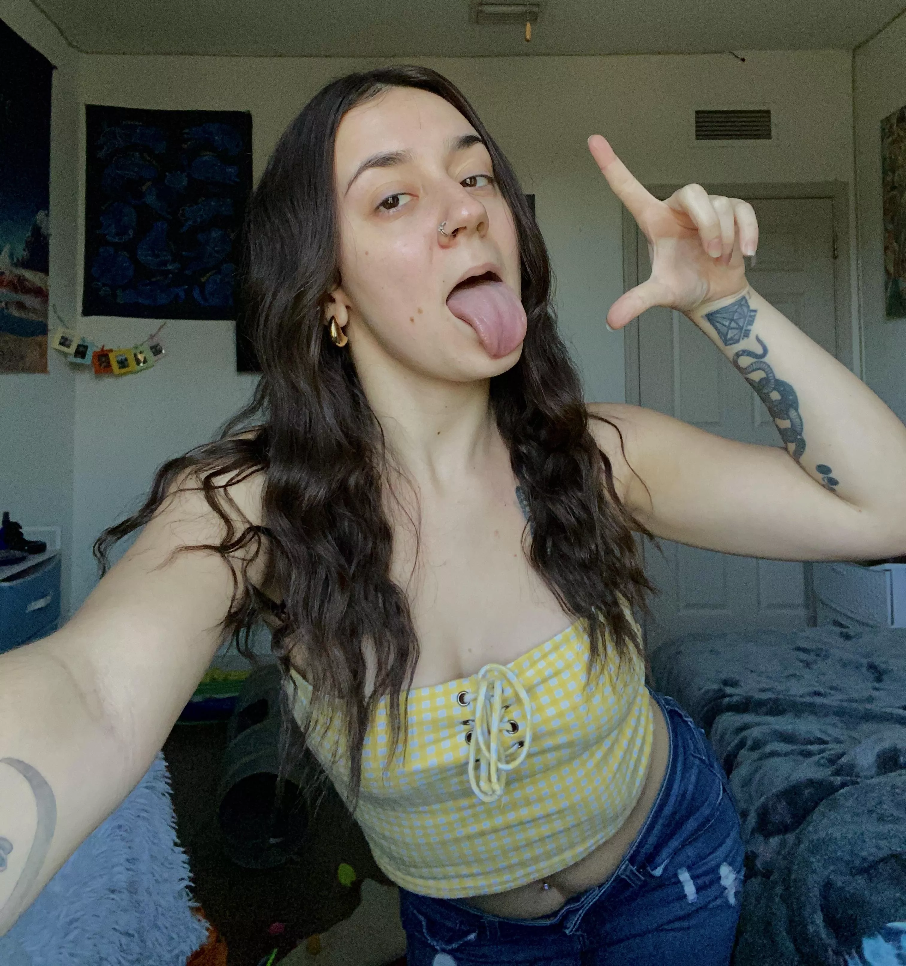 I’d never put my tongue near your clit dick because it’s SMALLER than my tongue 