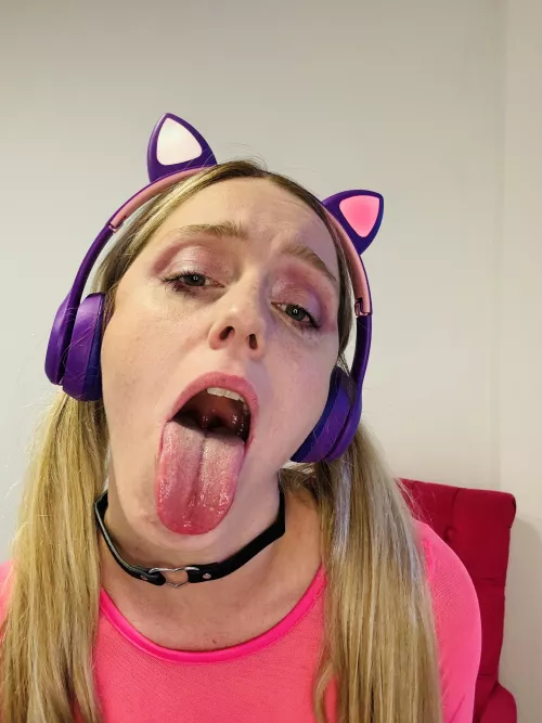 I'm begging for some cum 