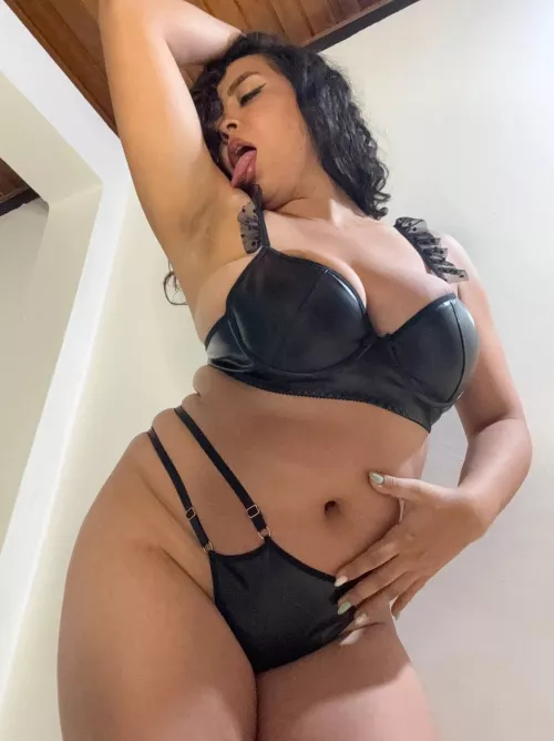 It excites me to lick my armpits