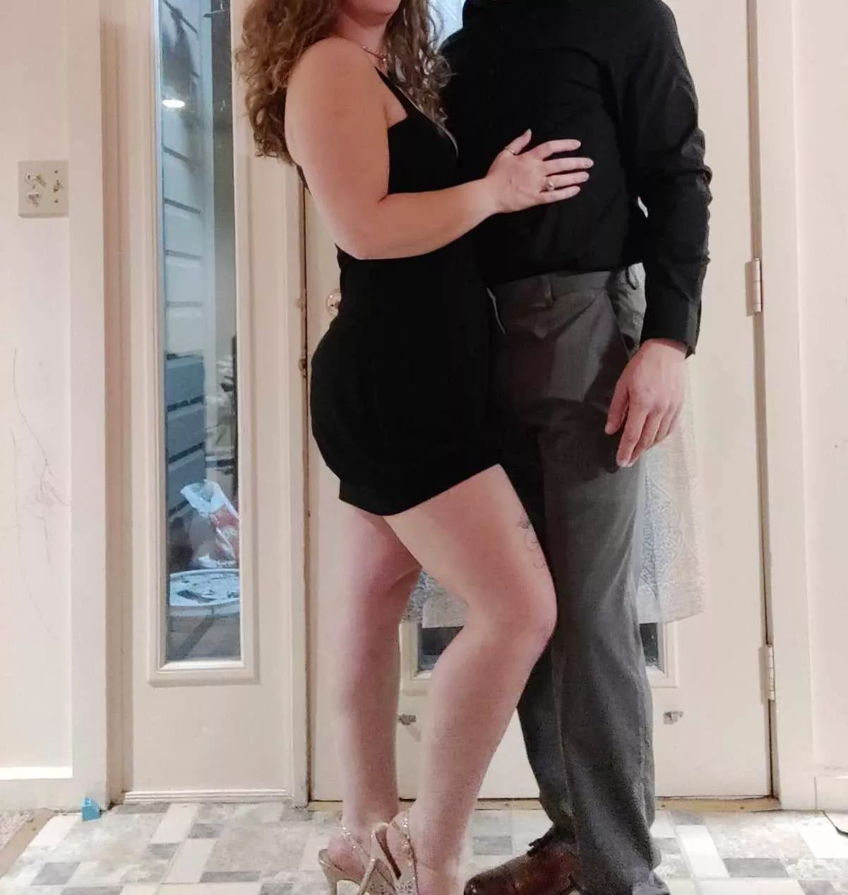 Mf4mf/f. 31m 32f looking for couples or singles near Brownsville but are willing to travel if the vibe is right