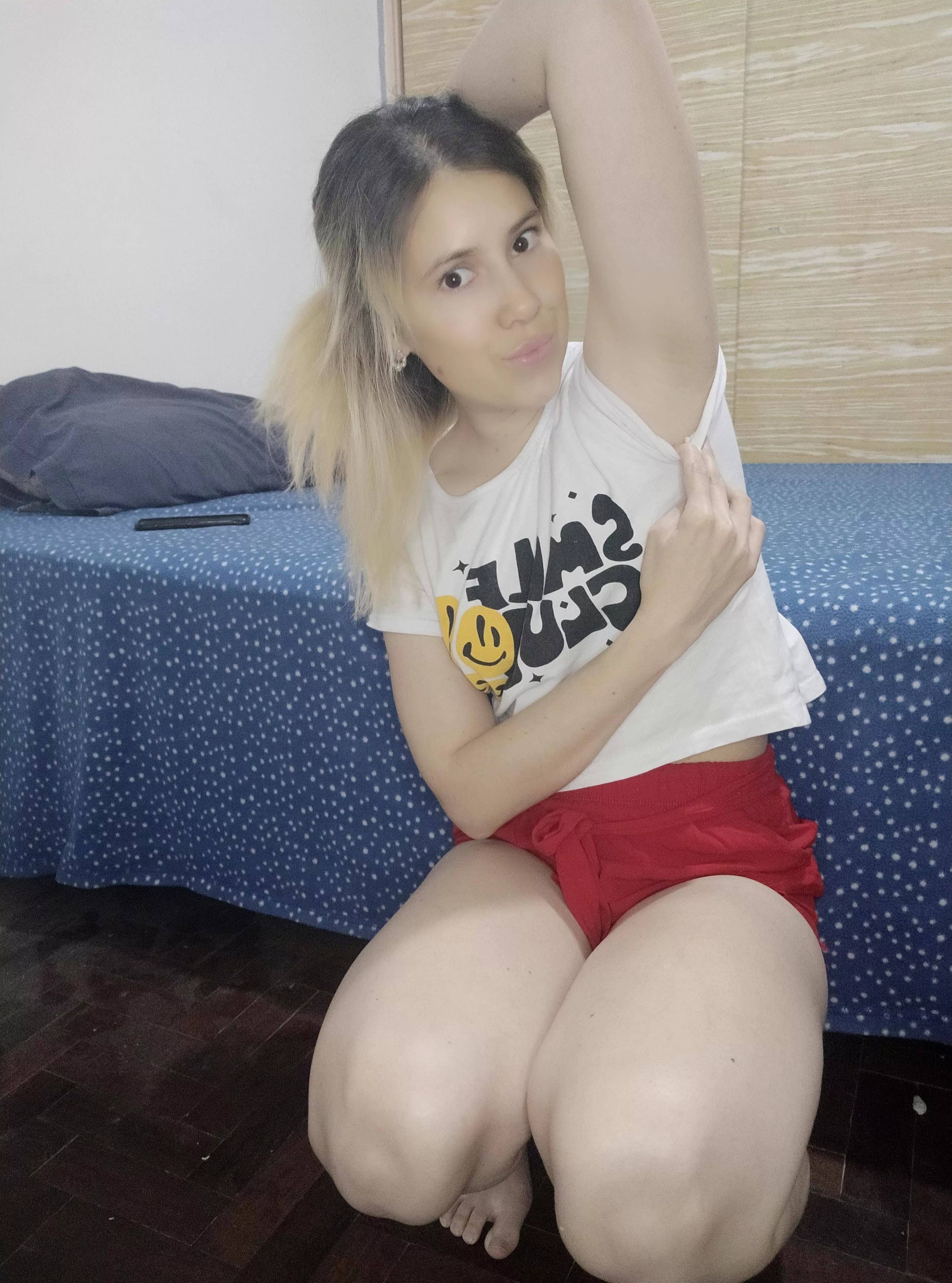 My armpit needs all your attention 