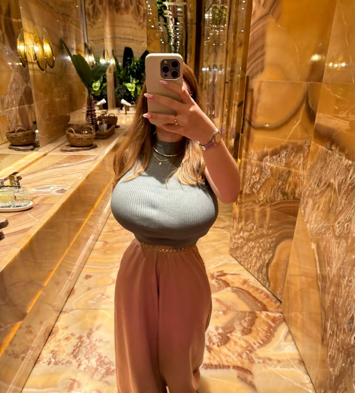 Not sure why everyone was staring at me at the mall today, so I took a photo for you to tell me 😬