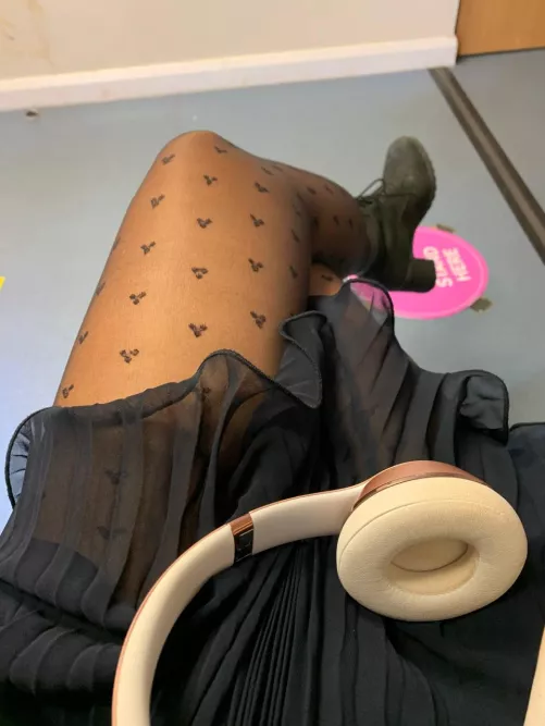 Office trouble: heart tights 😍