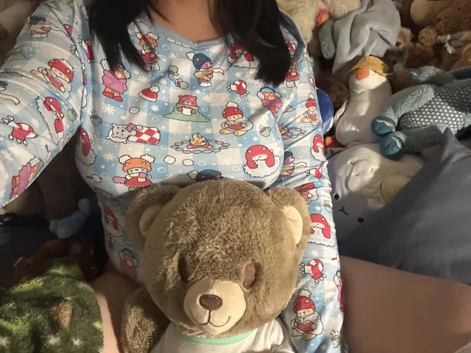 storming outside = baby time >.< 