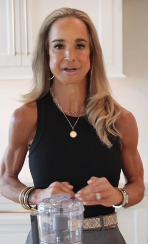 What’s up with her cheeks?