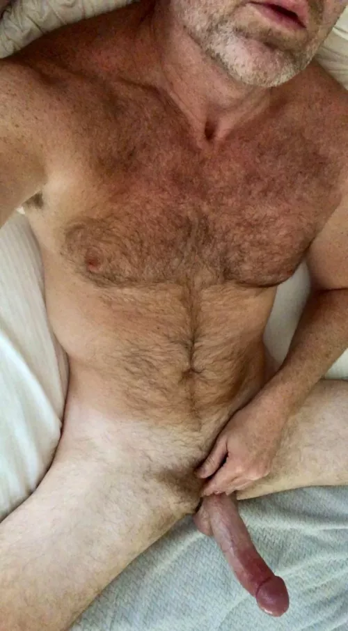 You like hairy 6ft5 guys? 