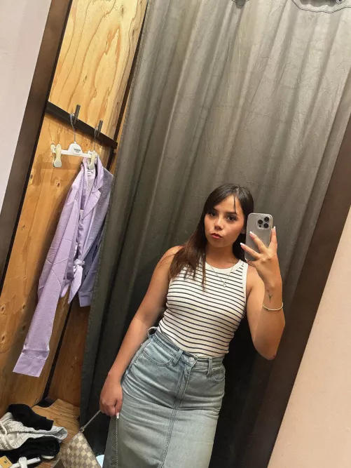 19F looking for the guys who can handle a cheeky college girl with a lot of energy