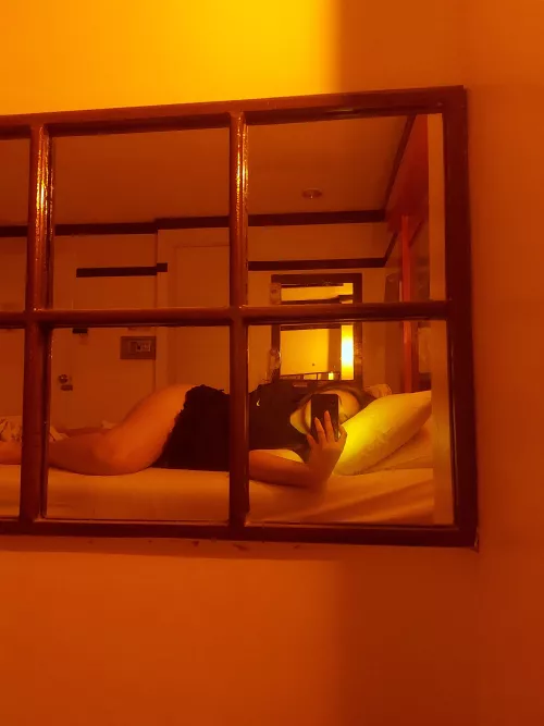 20 [F4M] BOOK ME! Newbie walk