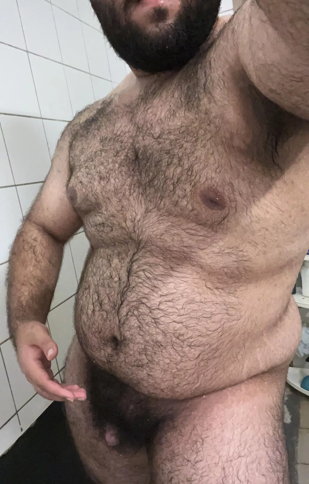 21 hairy bottom bear, would you make me your boyfriend?