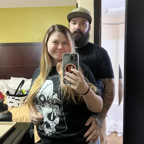 23F28M for girls/couples in Russellville ky! No single MALES