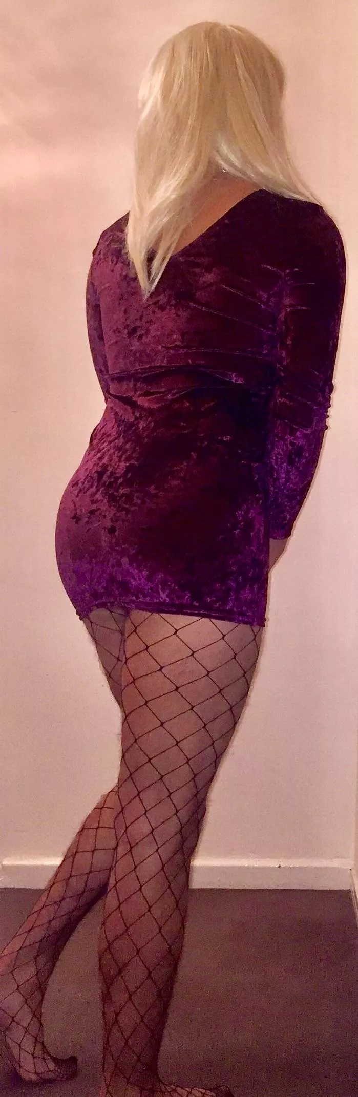 29 [t4m] blonde sissy looking for other sissies and doms