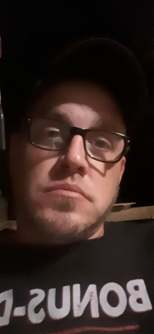 40 (M4F) I really want to eat and taste some p***y. I love it ... Hit me up .. asheboro..