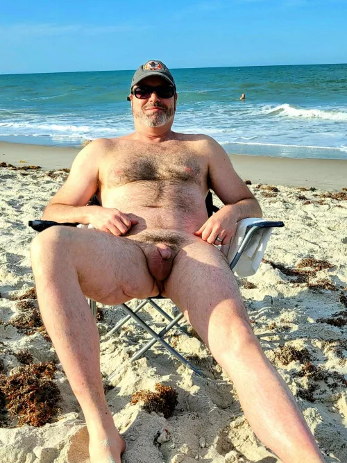 [48] Still not too cold in FL for the beach