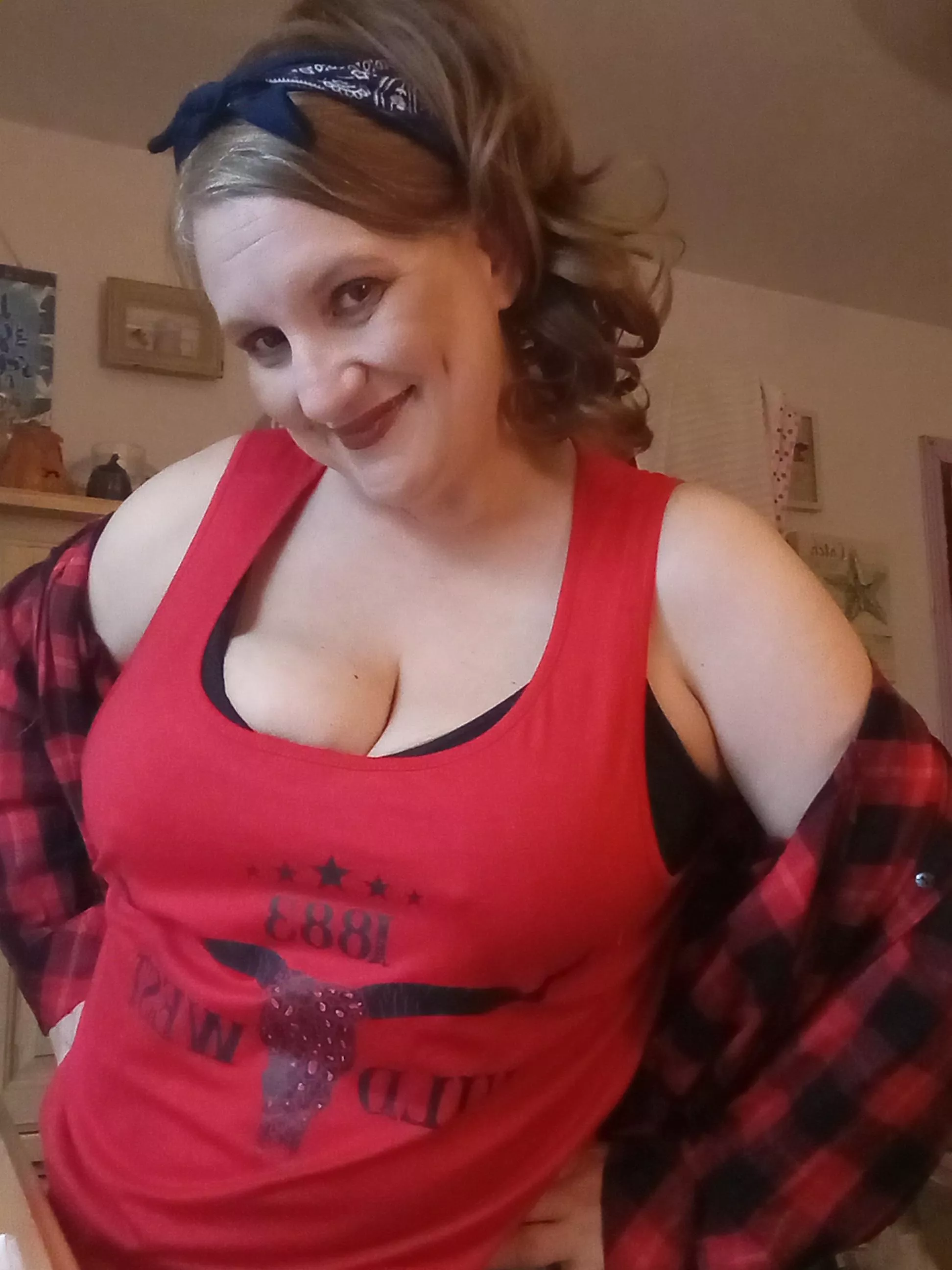 [49] female like the red better 